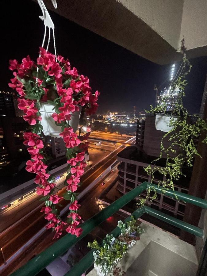 Dxb Backpackers Executive Vandrehjem Dubai Eksteriør billede