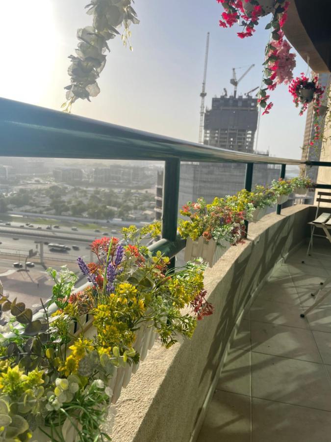 Dxb Backpackers Executive Vandrehjem Dubai Eksteriør billede